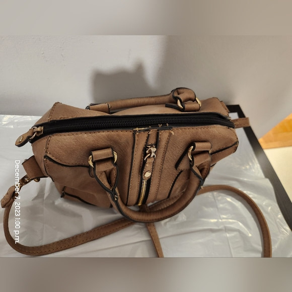 Small under one sky tan bag - Picture 7 of 9